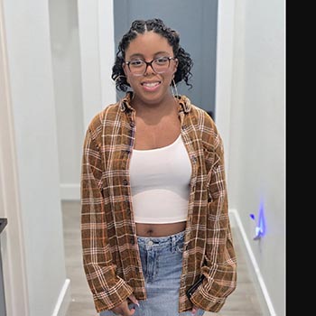 Jorie Mitchell with Pink Ice participants